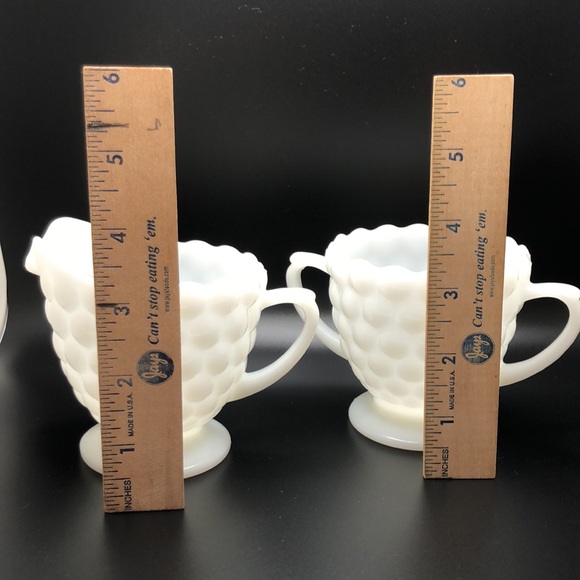 Vintage Anchor Hocking Milk Glass Bubble Pattern Footed Sugar And Creamer Set - Picture 8 of 8